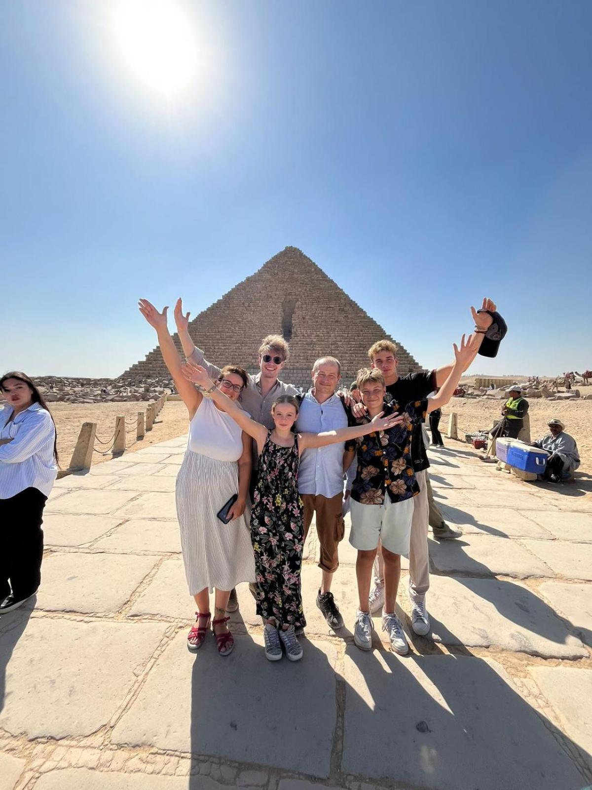 Kafret el-Gabal Jana Pyramids View In 3 B&B 외부 사진