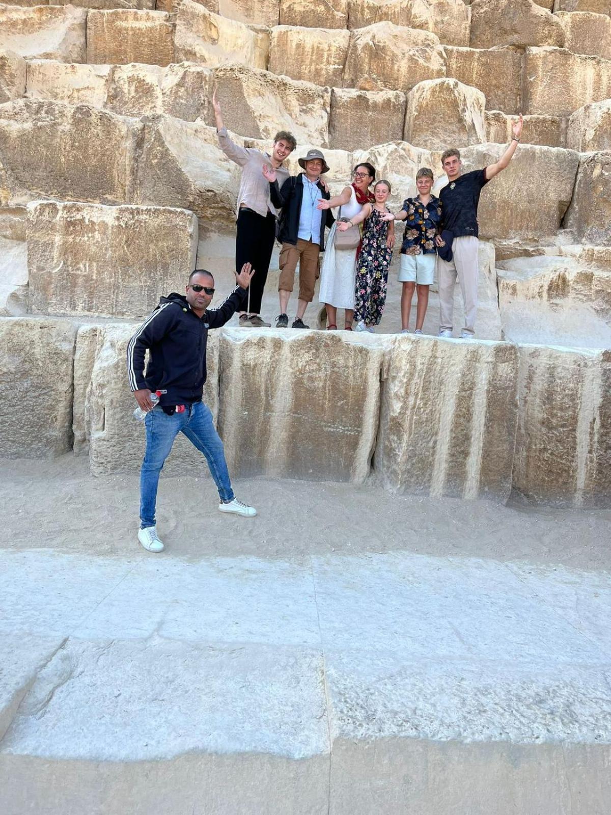 Kafret el-Gabal Jana Pyramids View In 3 B&B 외부 사진